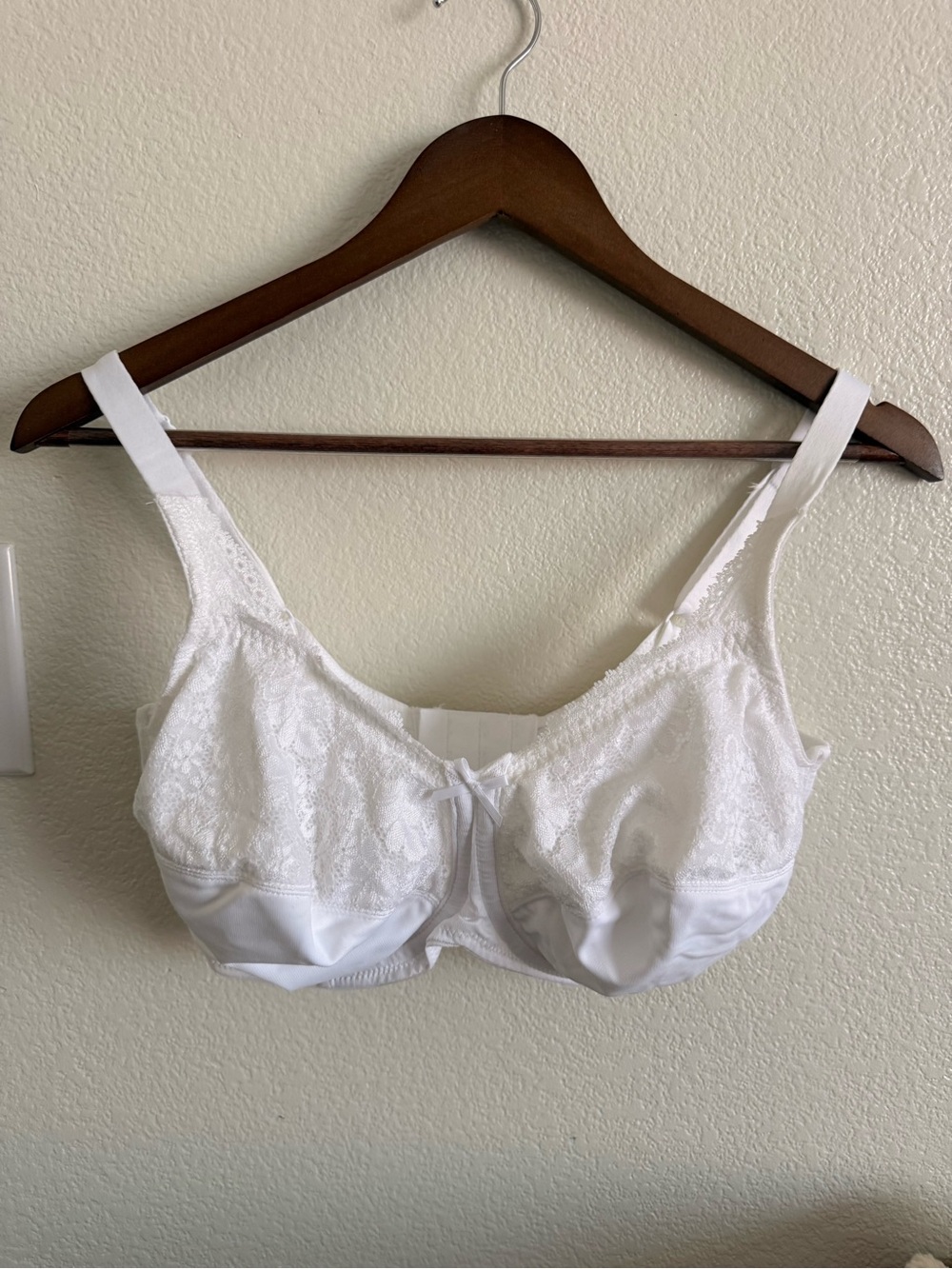 Lilyette White Lace Full Coverage Underwire Bra